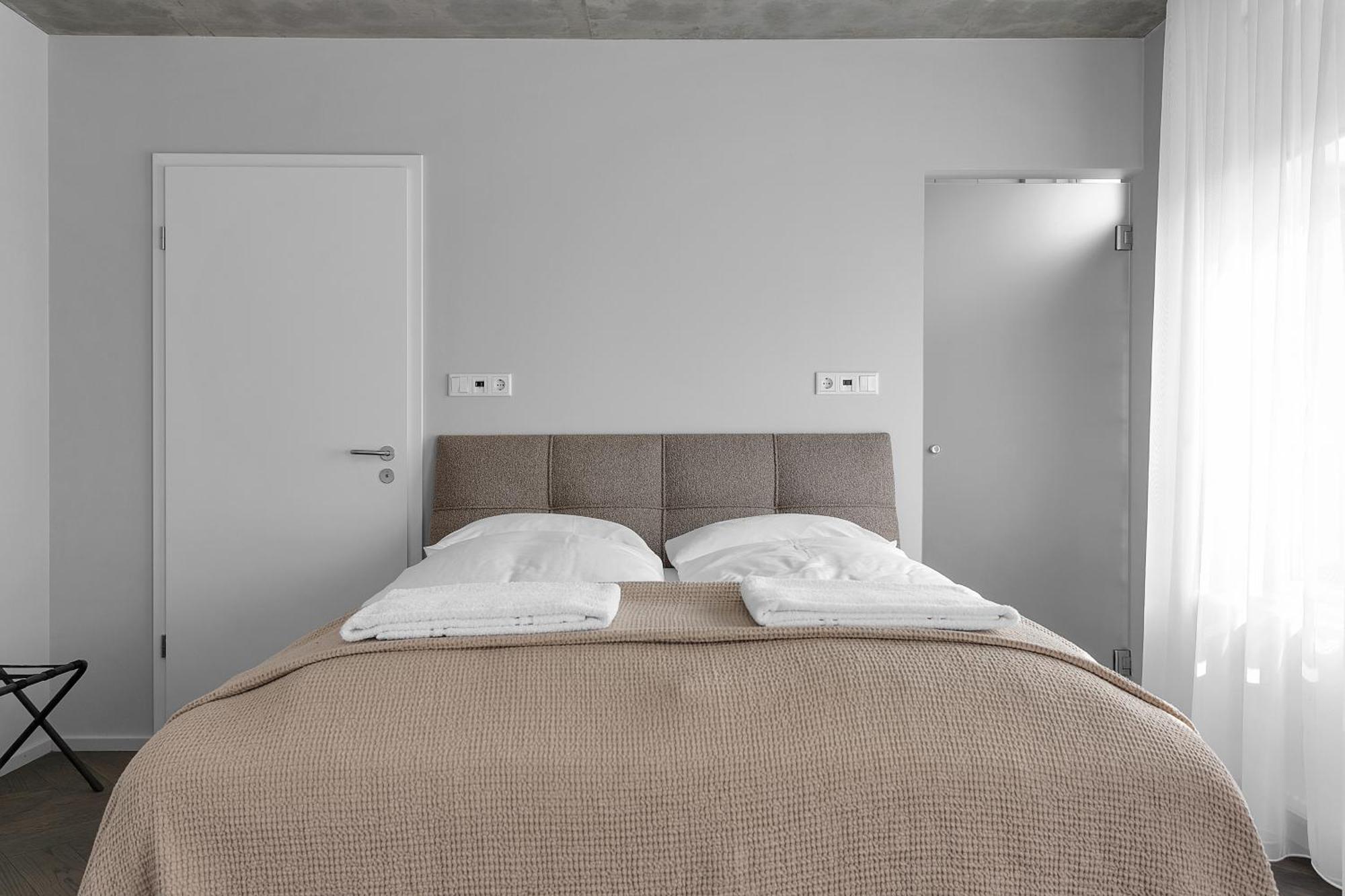 The Swan House By Heimaleiga Apartahotel Reikiavik